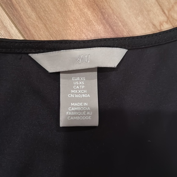 Women’s H&M top - Picture 2 of 3